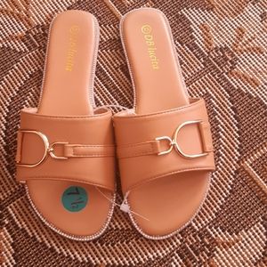 Nwt flats  sandals